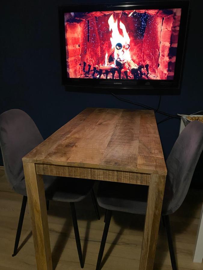 Bzb Jantina Apartment Херенвен Екстериор снимка